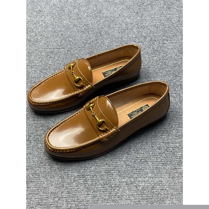 G*u*i leather shoes